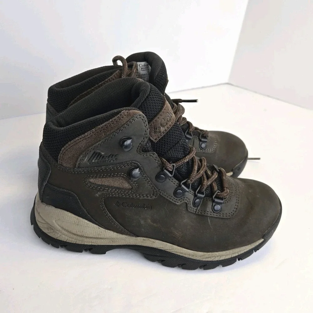 Columbia Newton Ridge Plus Mid Waterproof Hiker Womens Size 5 Brown Gorpcore